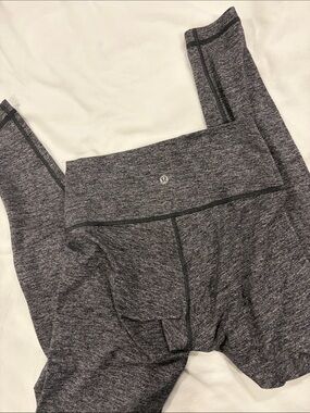 lululemon athletica Men's Heather Charcoal Performance Leggings - Gray